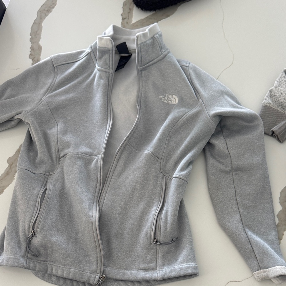 The North Face Women's Light Gray Full-Zip Fleece Jacket